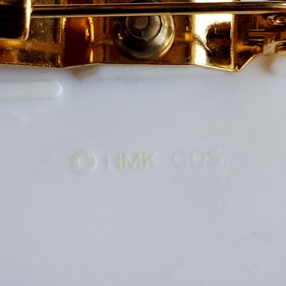 Vintage Hallmark Christmas Pin Animal Friends Singing Jingle Bells Brooch Cute - Picture 3 of 5